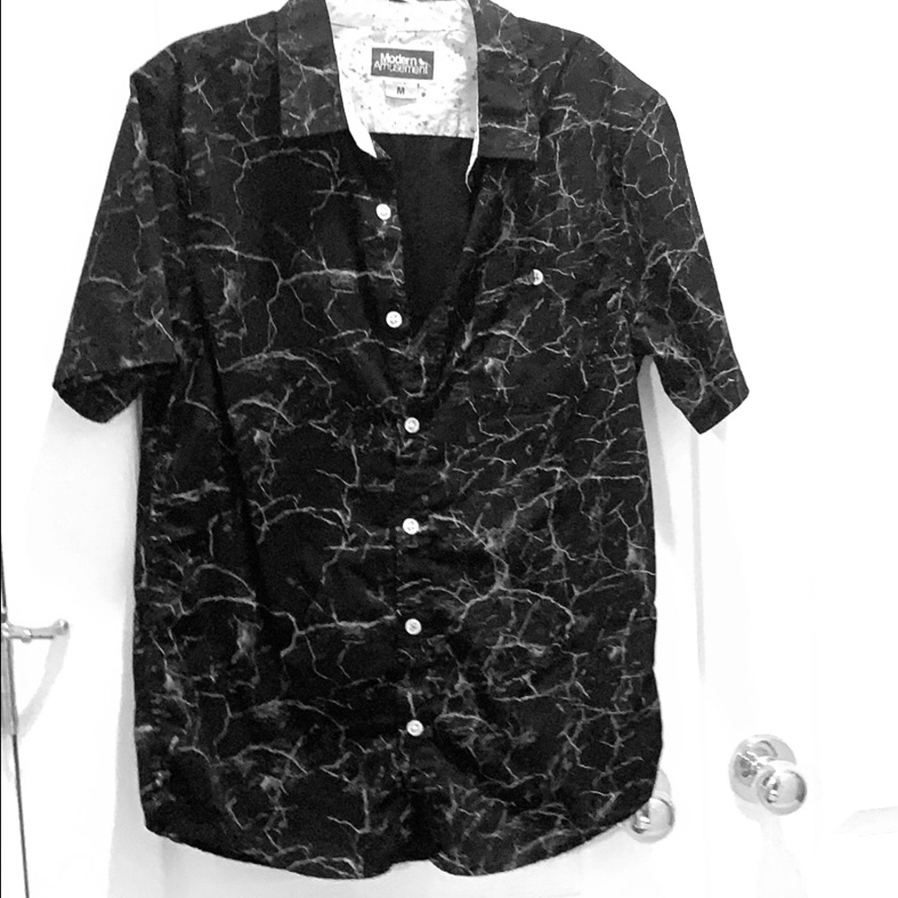 Modern Amusement Mens Button Down Shirt M